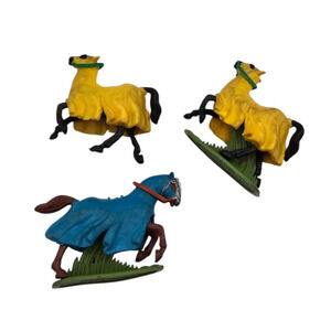 Lot of 3 Vtg plastic figurine medieval horse Britains Ltd "Deetail" series